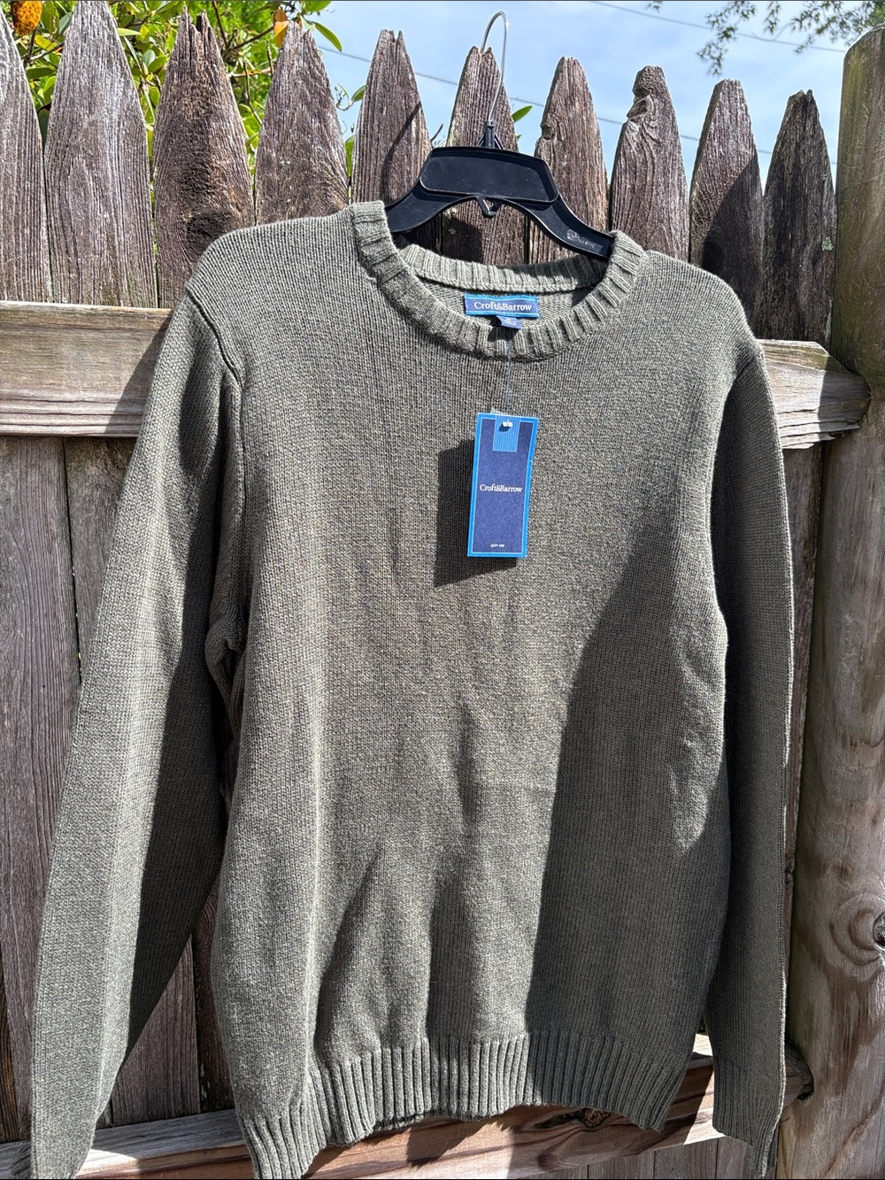 Croft & barrow medium olive cotton blend crew. NWT!